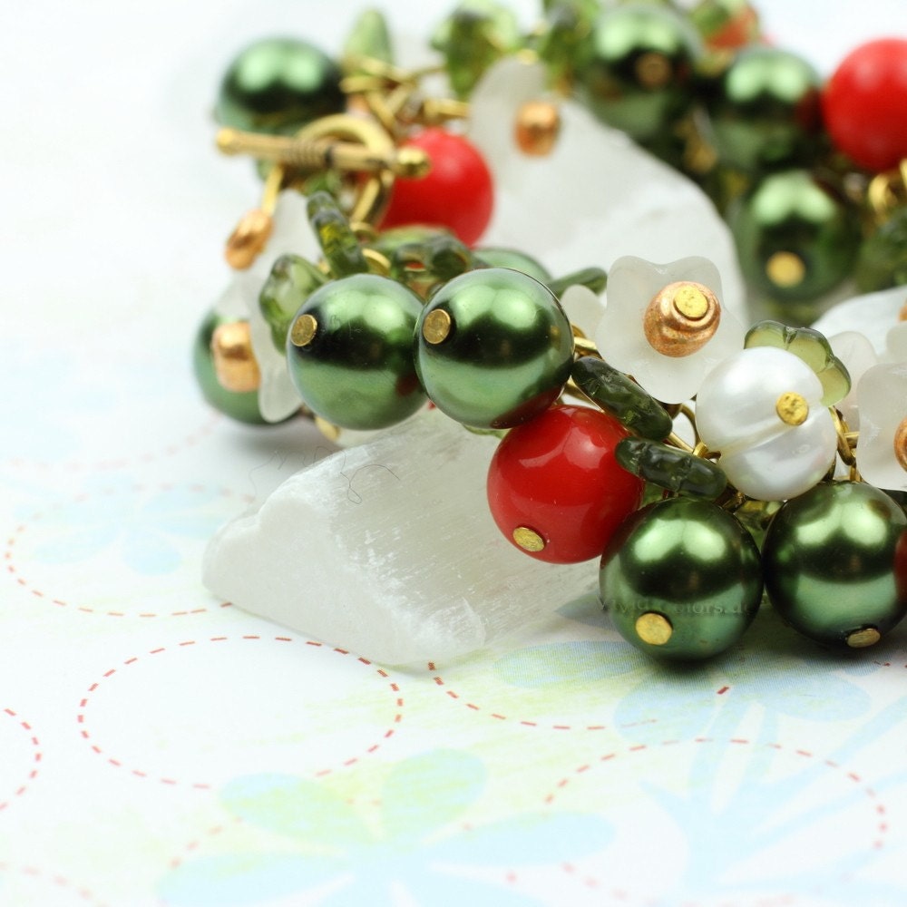 Kiss me I'm Irish - Lucky Charm Bracelet in Cherry Red, Green & White - Ready to Ship - Handmade by VividColors