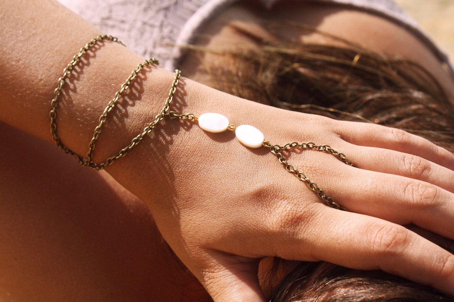 Slave Bracelet Hand Bracelet Piece Hipster Bronze Chain Boho Bohemian White Mother Pearl Bead Three Chain Hand Ring Jewelry