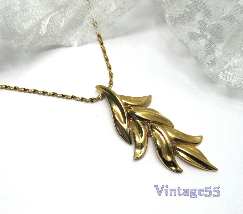 Monet Necklace Vintage Pendant gold tone