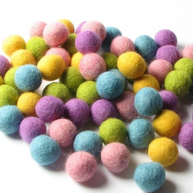 1CM Felt Balls/60-Piece - Springy Mix