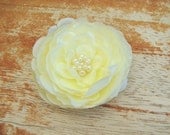 Ivory Ranunculus with Pearl Cluster Center Flower Hair Clip