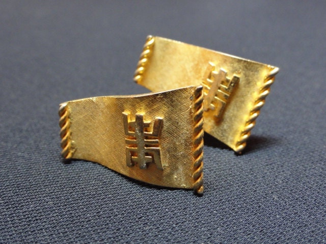Vintage Golden Mens Cuff Links