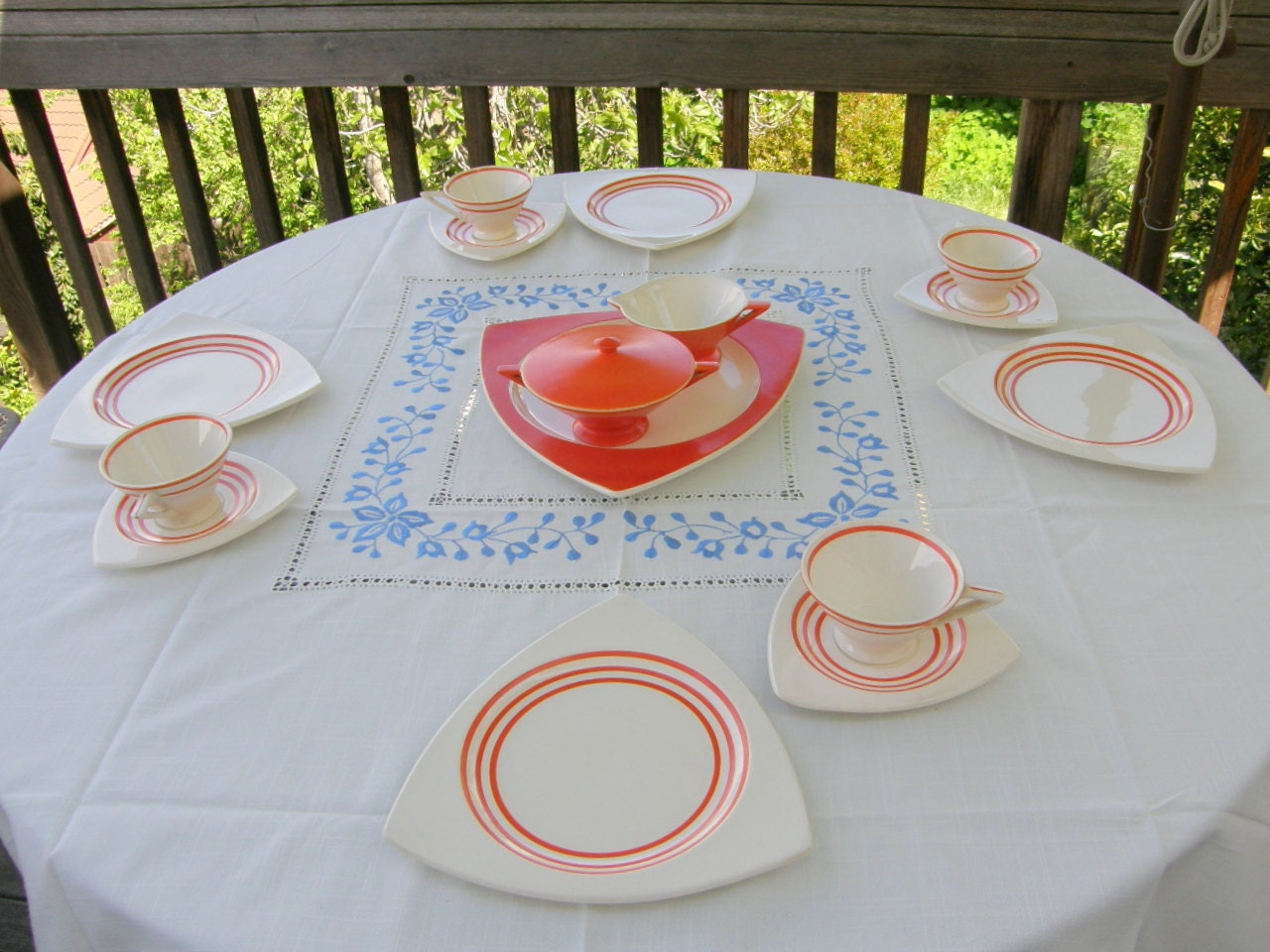 Atomic Art Deco Dinnerware: Vintage Salem China, Streamline & Tricorne Shapes, Creamsicle Orange Ring Pattern - Set of 4