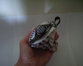 Pouch coin bag zippered case for mp3 player iPod French tiole design
