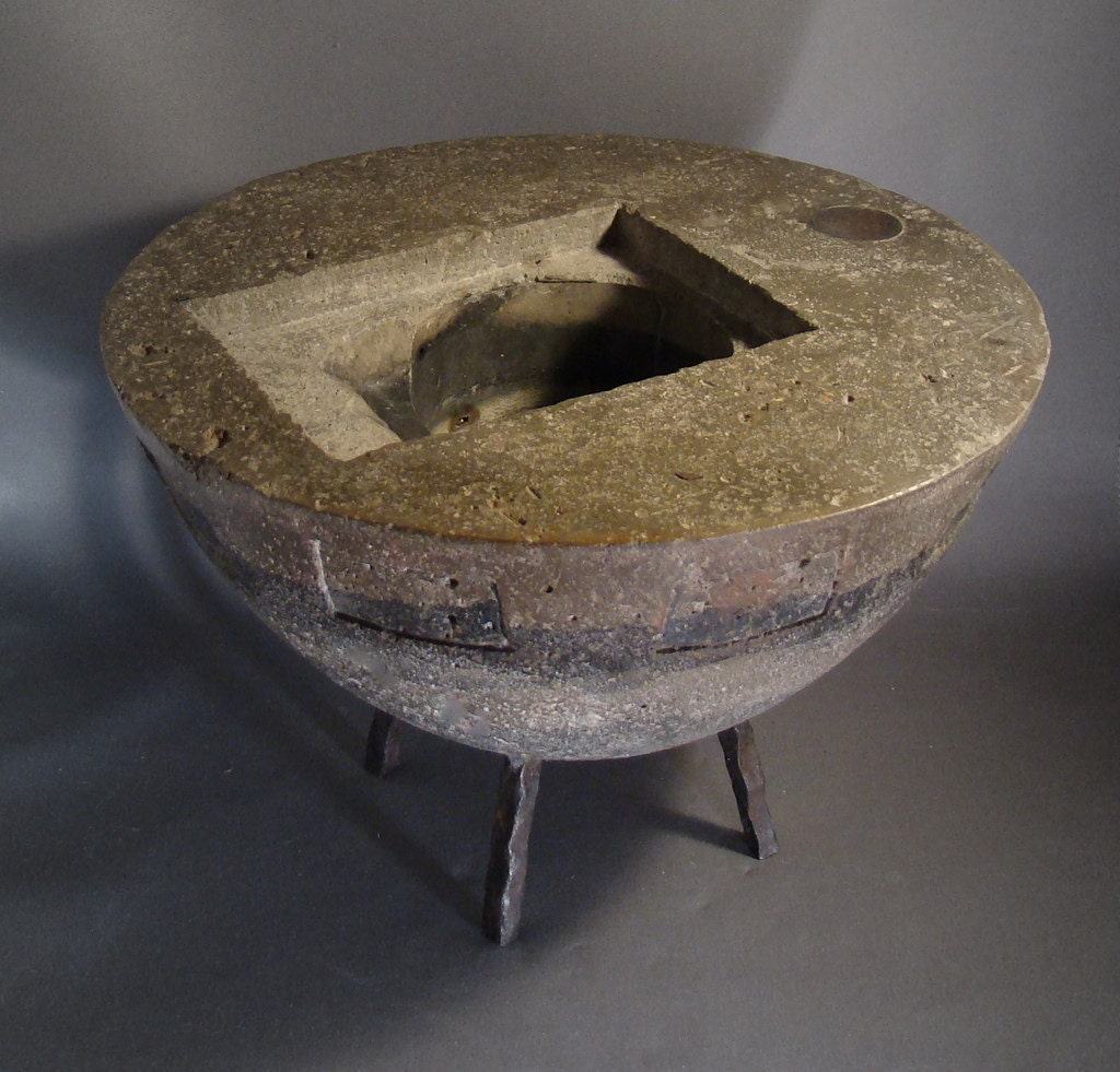 ONE CANYON - Concrete Vessel with Kenzan Cup