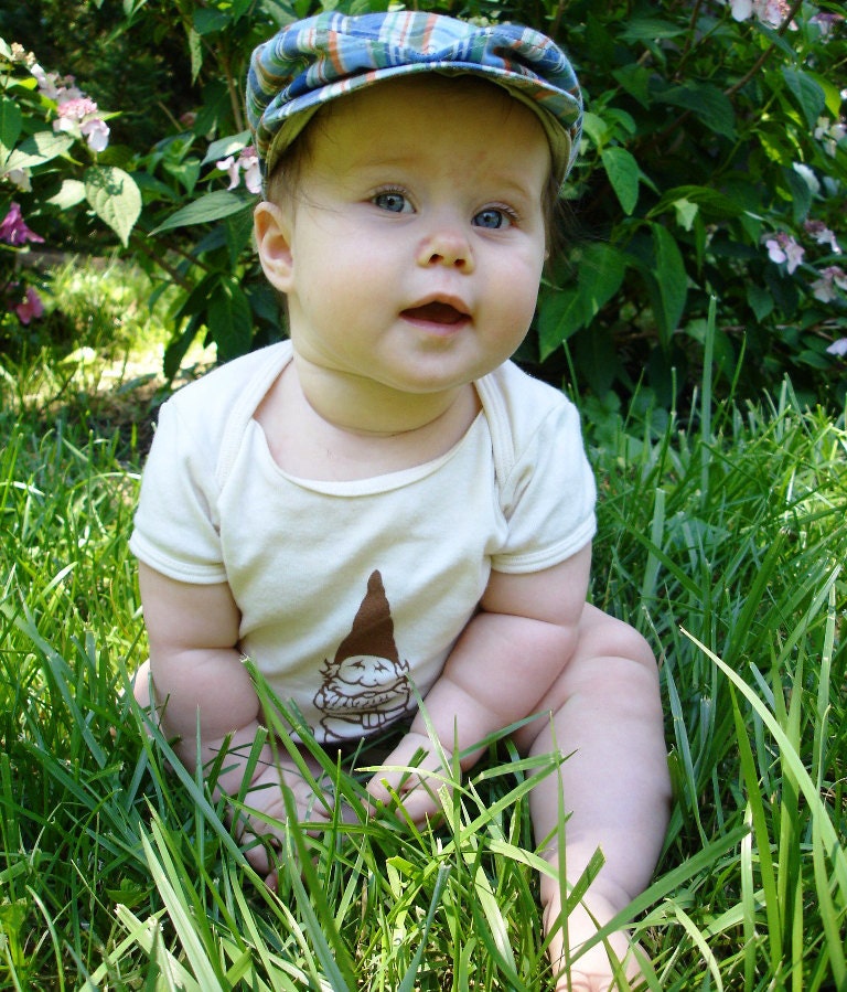 Garden Gnome Love, organic cream infant / baby bodysuit, perfect gift for newborn, short sleeve, woodland design, short sleeve