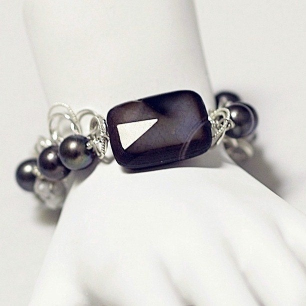 The Saucy Wench Agate and Freshwater Pearl Bracelet