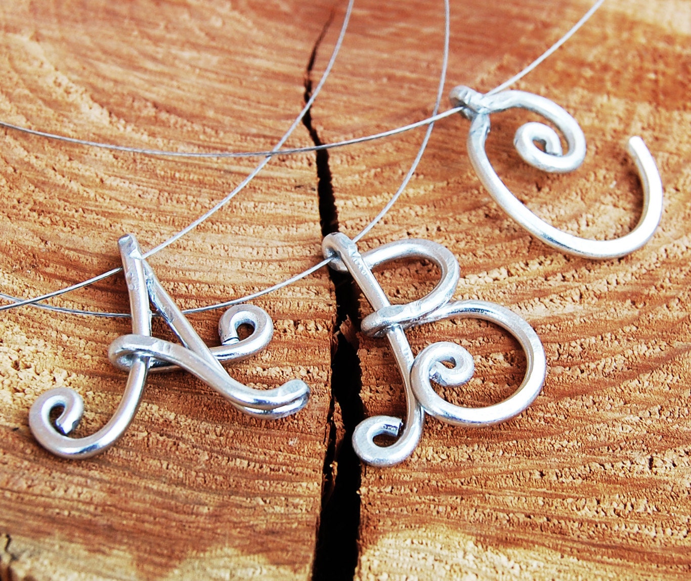 Initial necklace, Personalized jewelry, Aluminum, Wire jewelry, Letter B