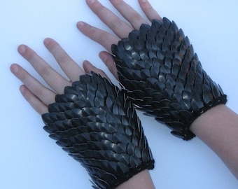 Large Black Scale Mail Gauntlets in knitted Dragonhide Armor