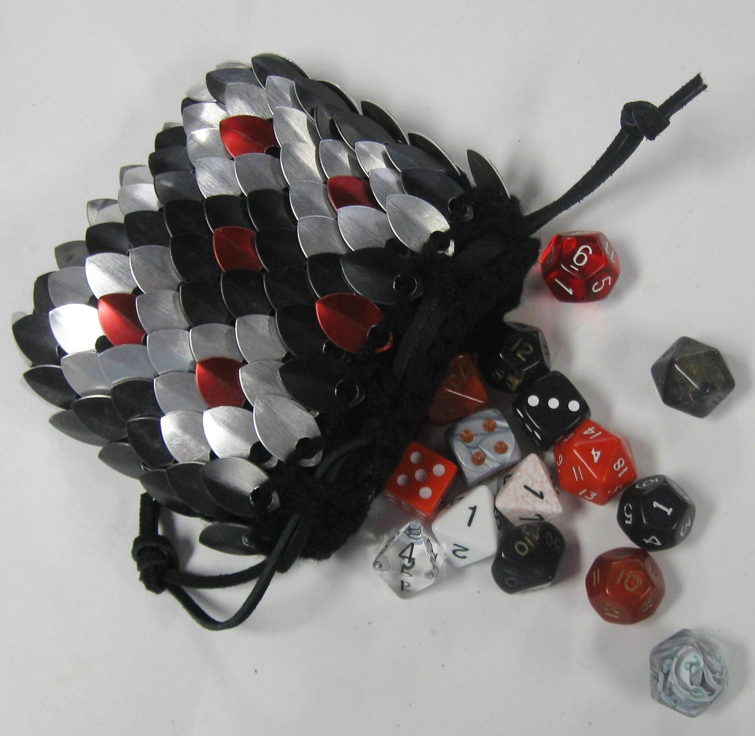 Scalemail Dice Bag in knitted Dragonhide Armor Reptile