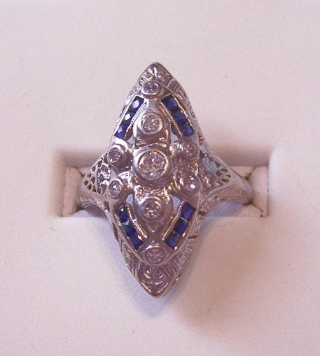 Antique Diamond and Sapphire Ring Edwardian 18 K Filigree in White Gold