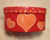 Box-Pink and Red oval with hearts