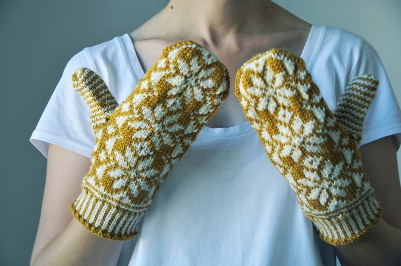 Snowflake Wool Mittens