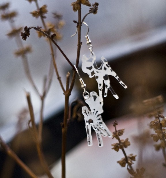 Transparent and white DOILY bambi plexi earrings