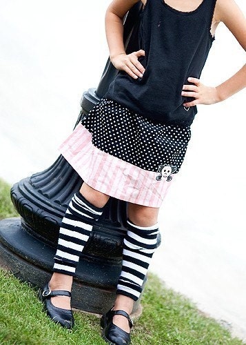 Childrens Clothing .... Fall .... Halloween.....Skull and Crossbones Girls Twirl Skirt.. pink and polka dots...