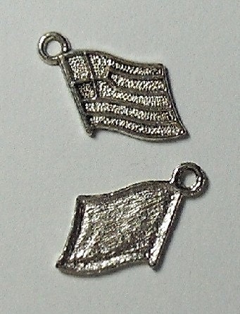 4 Pcs Antique Silver Flag Charm Pendants
