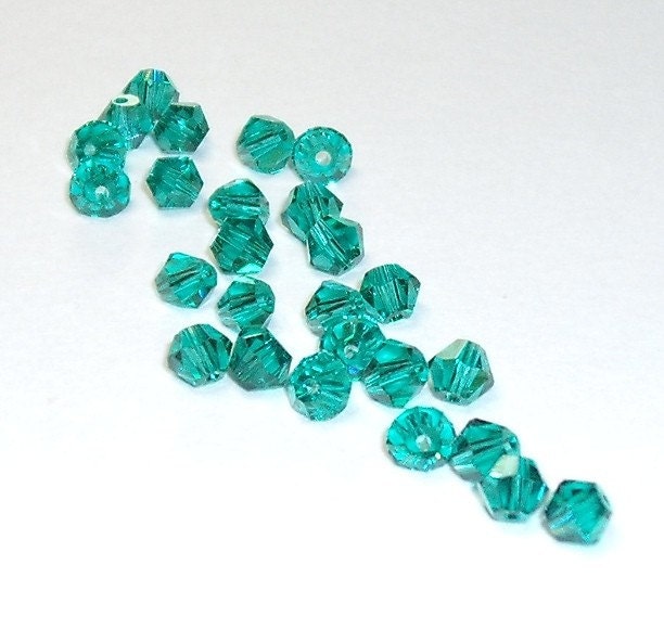 15 pcs Emerald Green Bicone Glass Beads 4mm