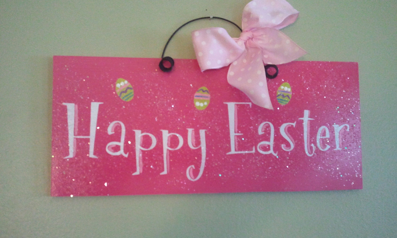 Easter Sign with glitter and eggs "Happy Easter".