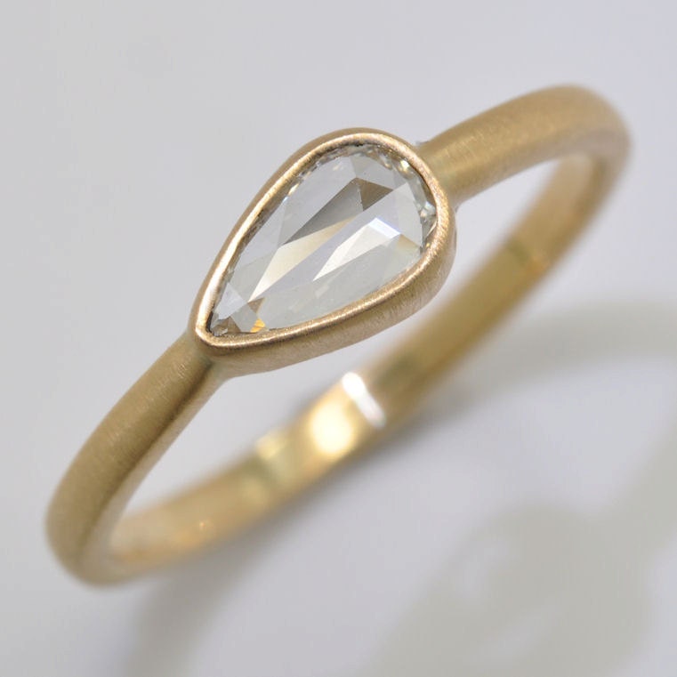 one of a kind - pear shaped rose cut diamond ring - 18k gold