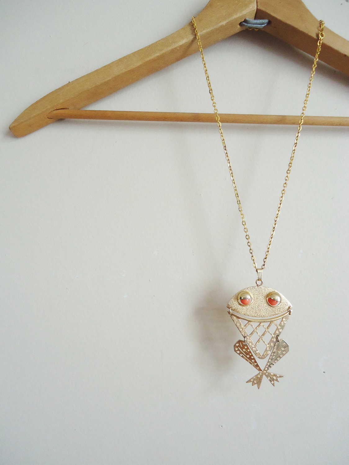 happy cyber monday sale vintage jumping frog coral eyes sarah coventry  necklace