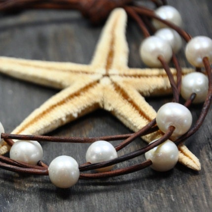 Pearl and Leather Necklace Cosmos