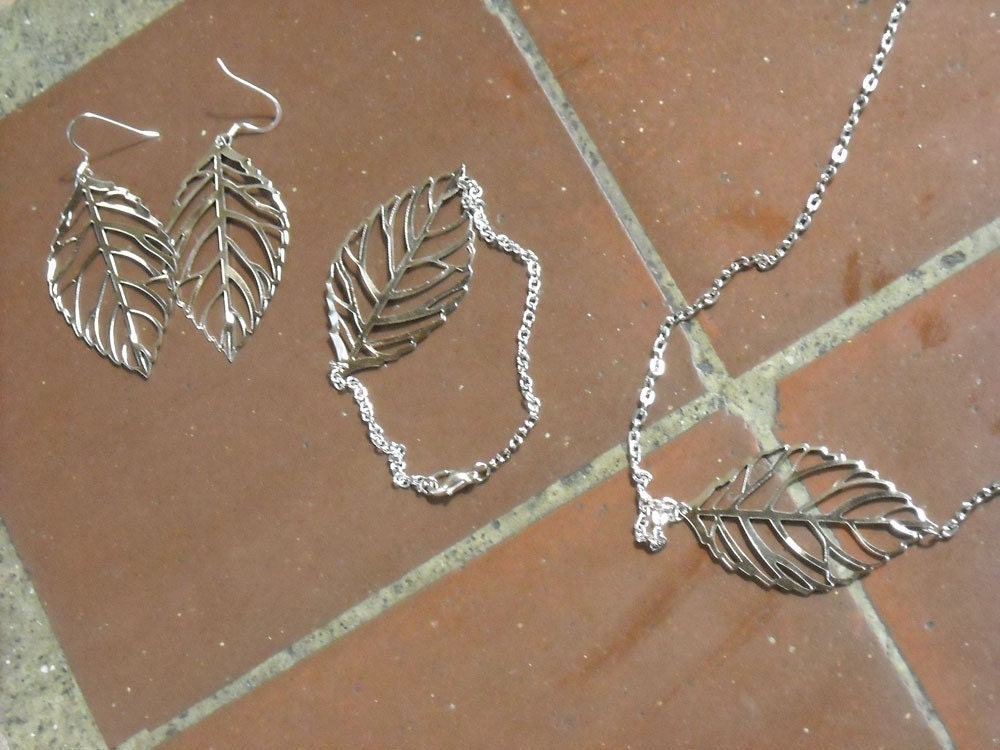 Back to basics natural jewlery set
