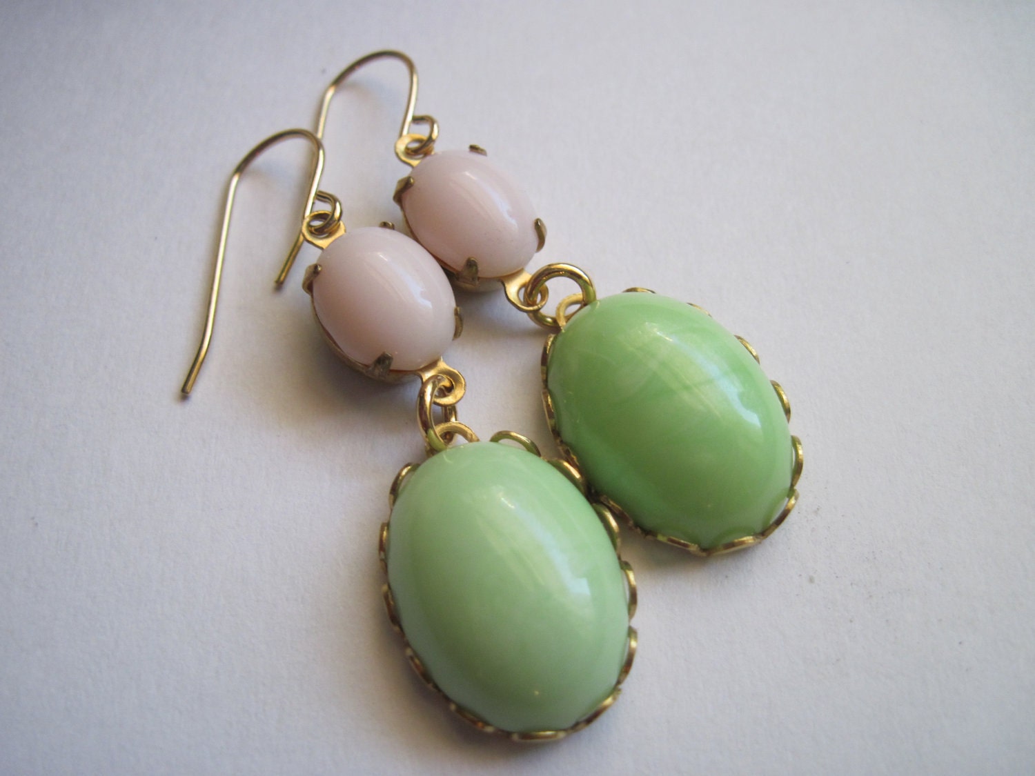 Lilly- vintage glass earrings