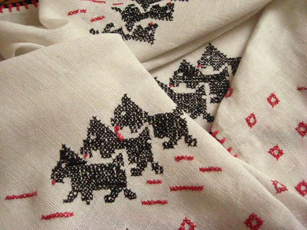 Darling Cross Stitched Scottie Dog Bridge Cloth