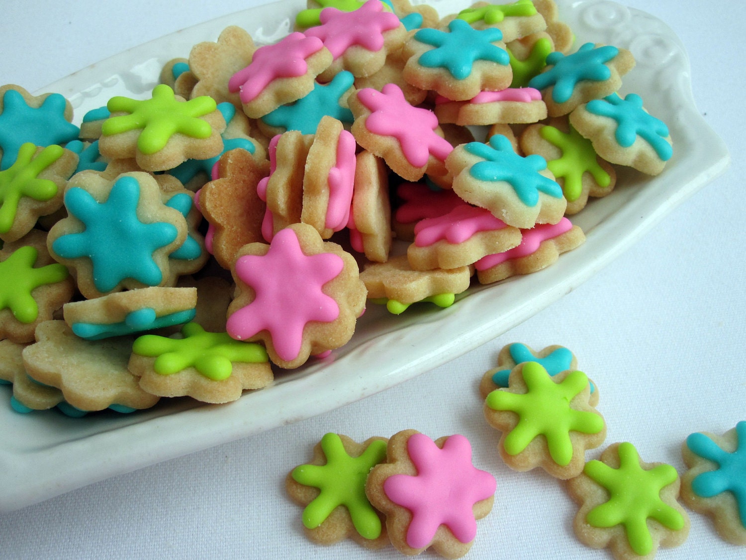 ITTY BITTY Bite Size FLOWER Sugar Cookies, 1/2 Pound