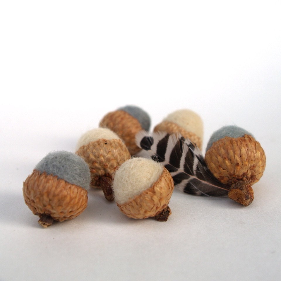 Needle Felted Acorns, 6 Wool Home Decor Gray White Handmade Waldorf Woodland Natural Nature Autumn Fall Thanksgiving Country Rustic