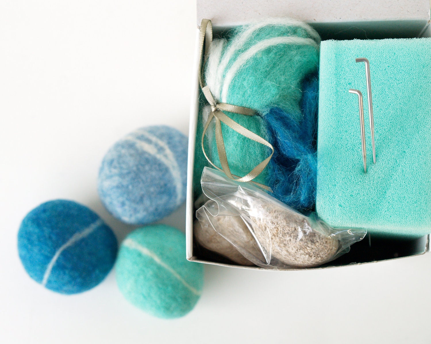 Felted Pebble Kit, Wool Felting Rocks Stone DIY Tutorial learn to New Hobby Crafting Craft Make your own Handmade Wet Beach Turquoise Blue