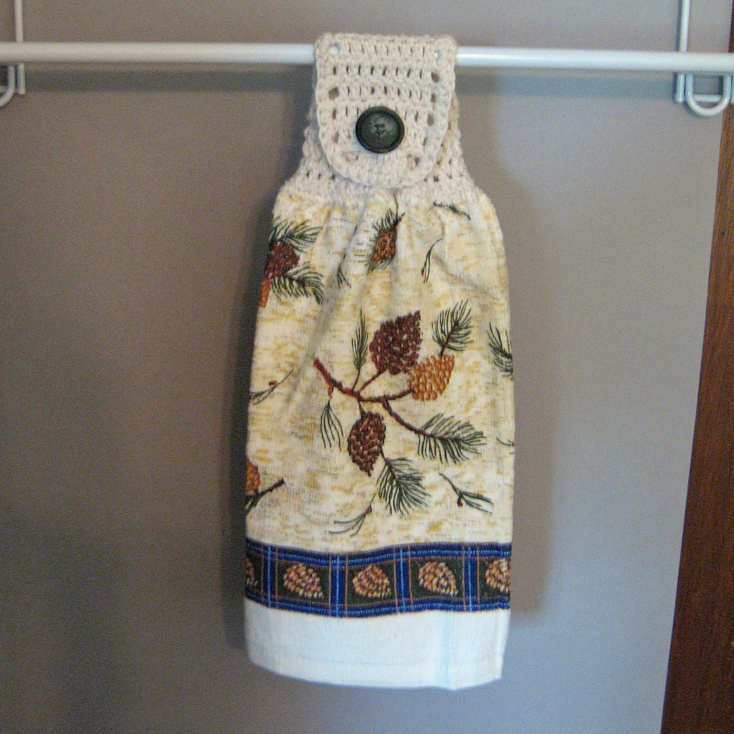 Pine Cones on Pine Boughs Crocheted Top Towel-KOW15
