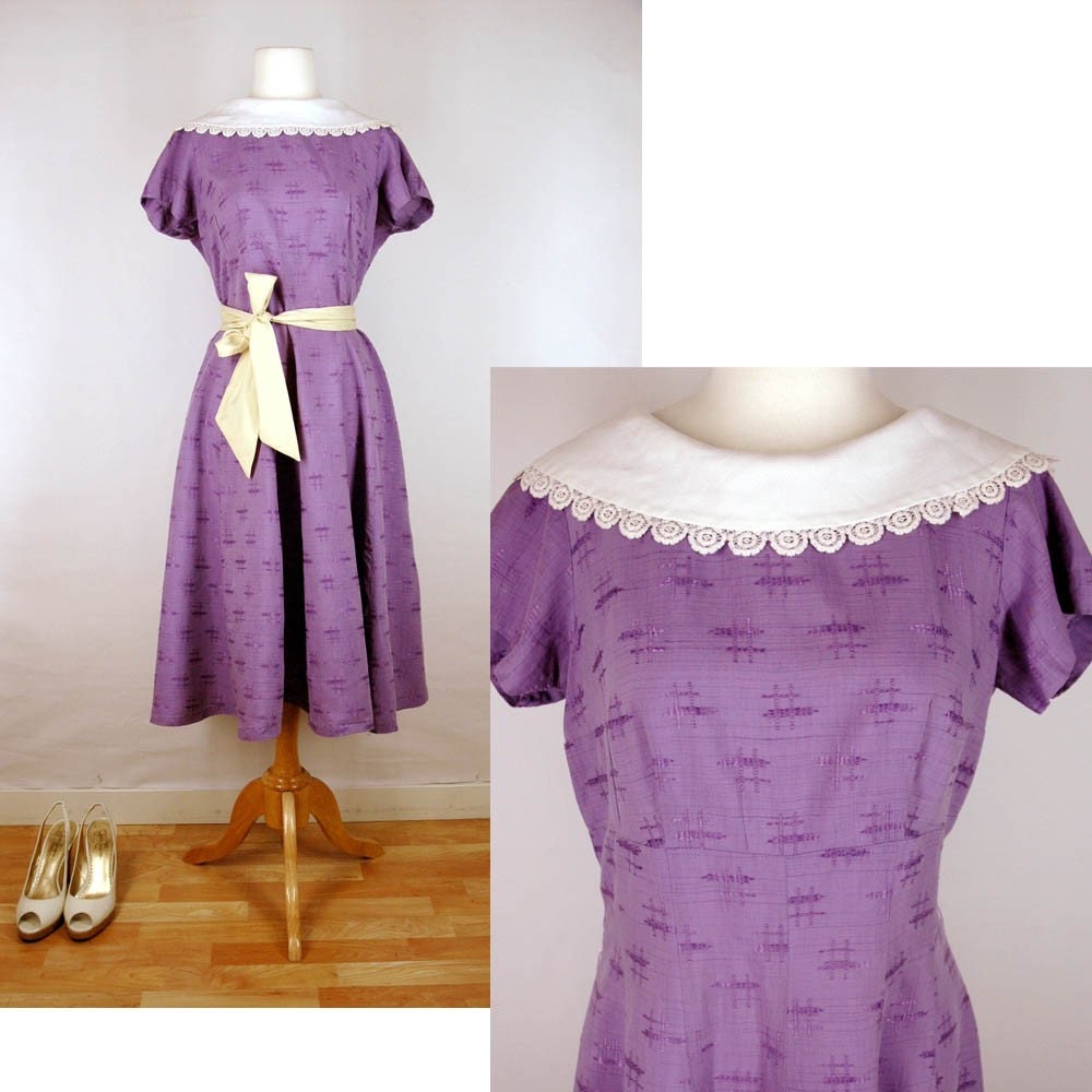 1950's Purple Swing Dress. White Lace Trim Collar.  Spring.  Easter.