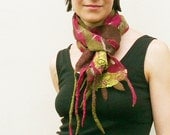 Felted scarf with fringes