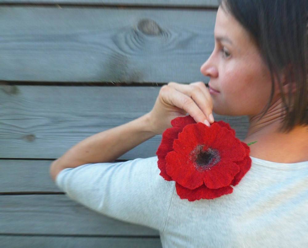 Brooch flower felted Red Poppy