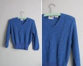 s a l e . vintage '70s/'80s COBALT blue BOUCLE KNIT sweater. size xs s.