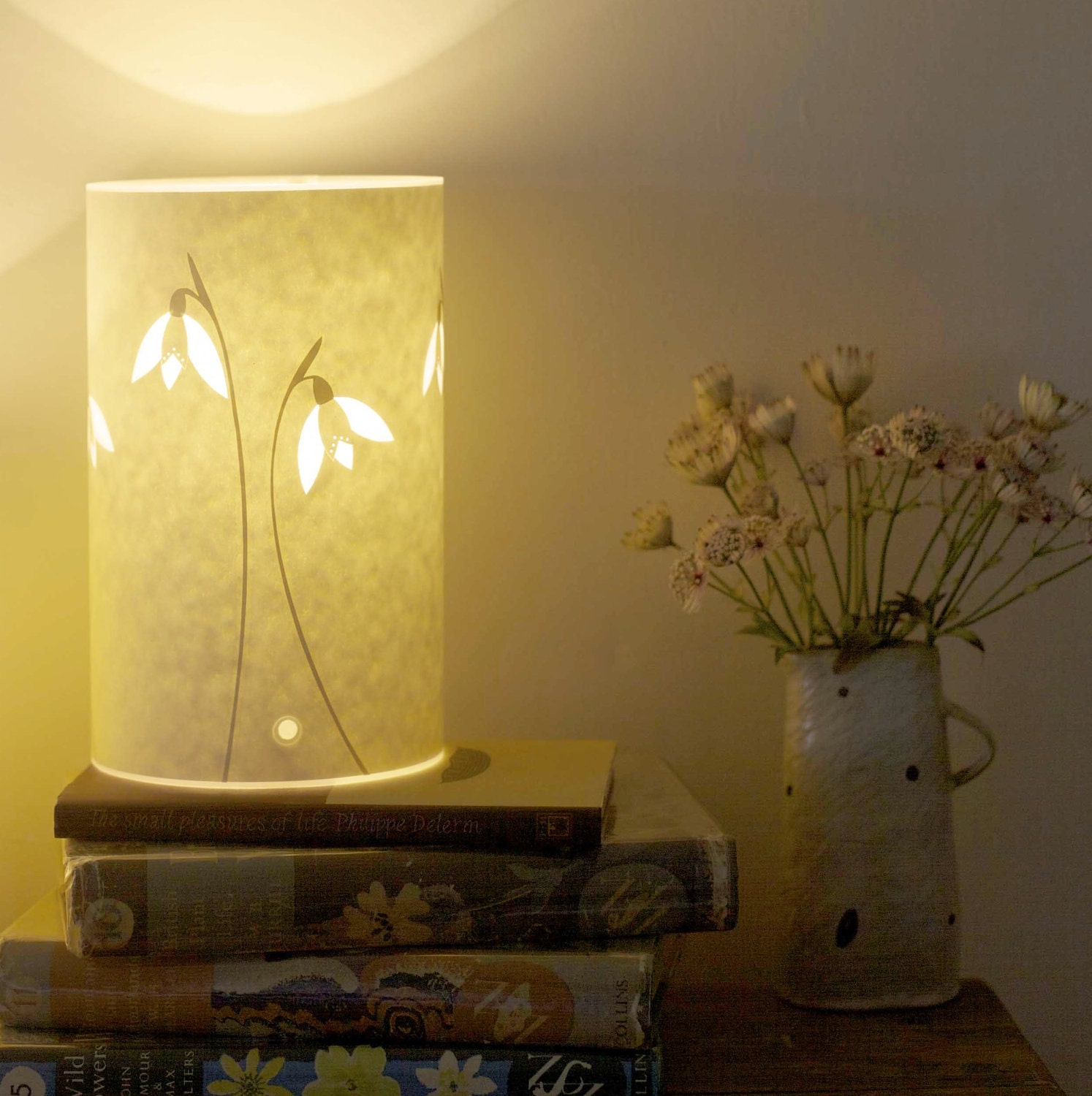 Snowdrop table lamp