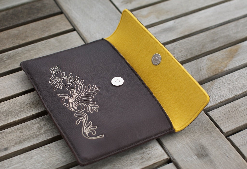 The Organic Leather Kindle Case / Sleeve "Deer.Honey" (Kindle, Kindle Fire HD, Kindle-Touch, Kindle-Keyboard, Kindle-Fire etc)