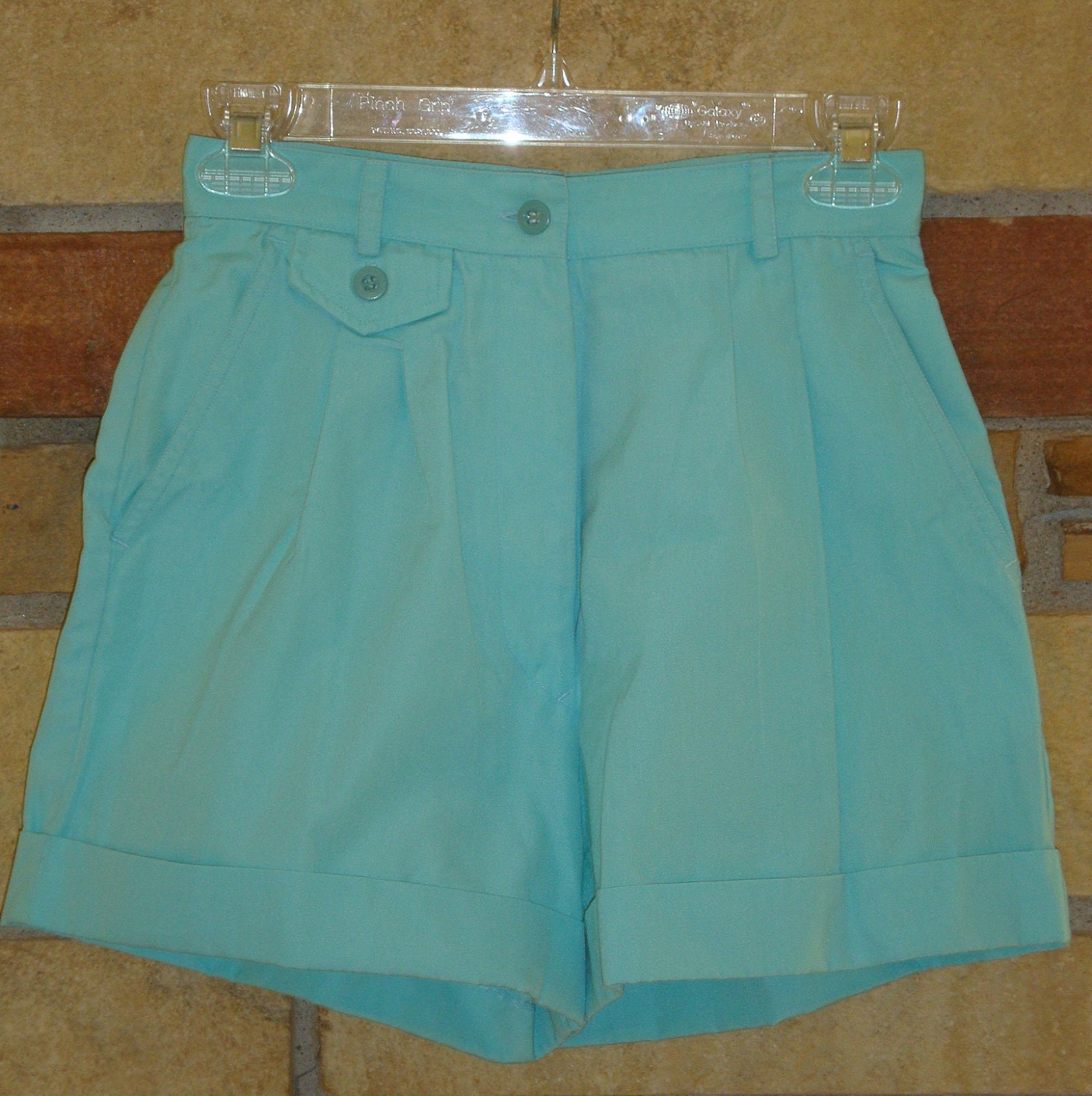Aqua cuff shorts       size 7/8