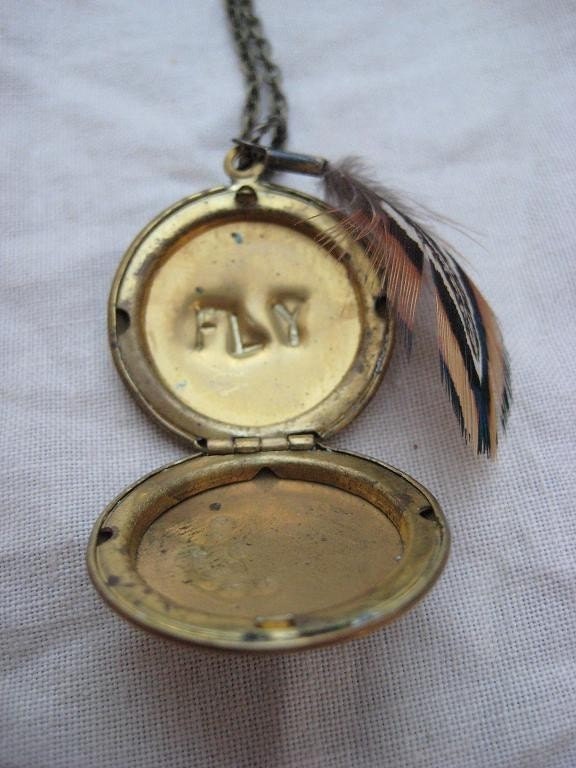 fly locket