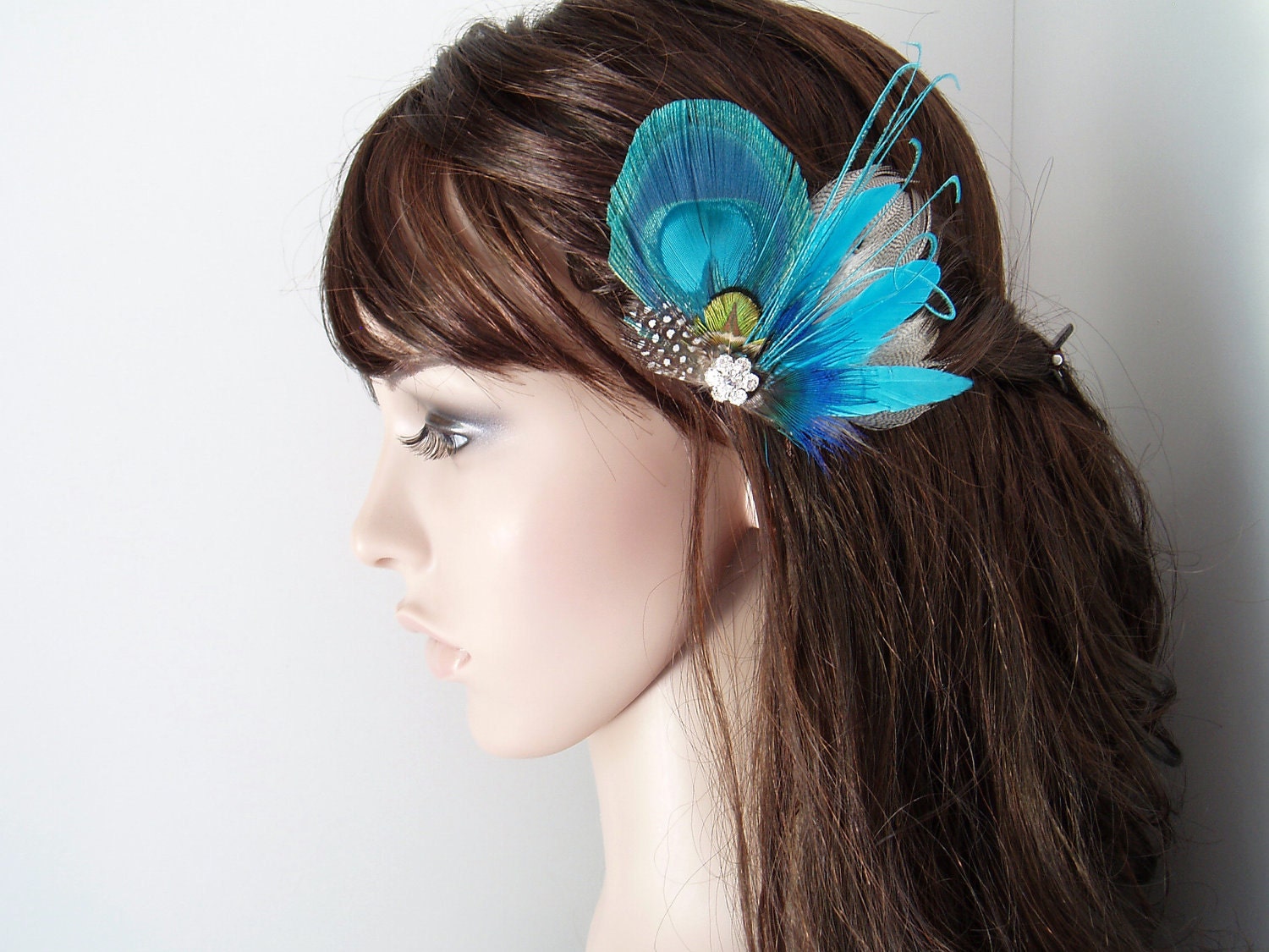 Bright Peacock Feather Hair Clip, Bridal Fascinator Peacock Wedding Accessories hairpiece comb with Rhinestone Jewel