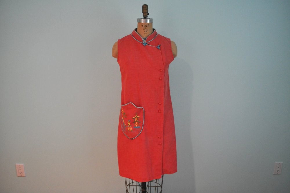 vintage shift dress 1960s red japanese embroidery S/M