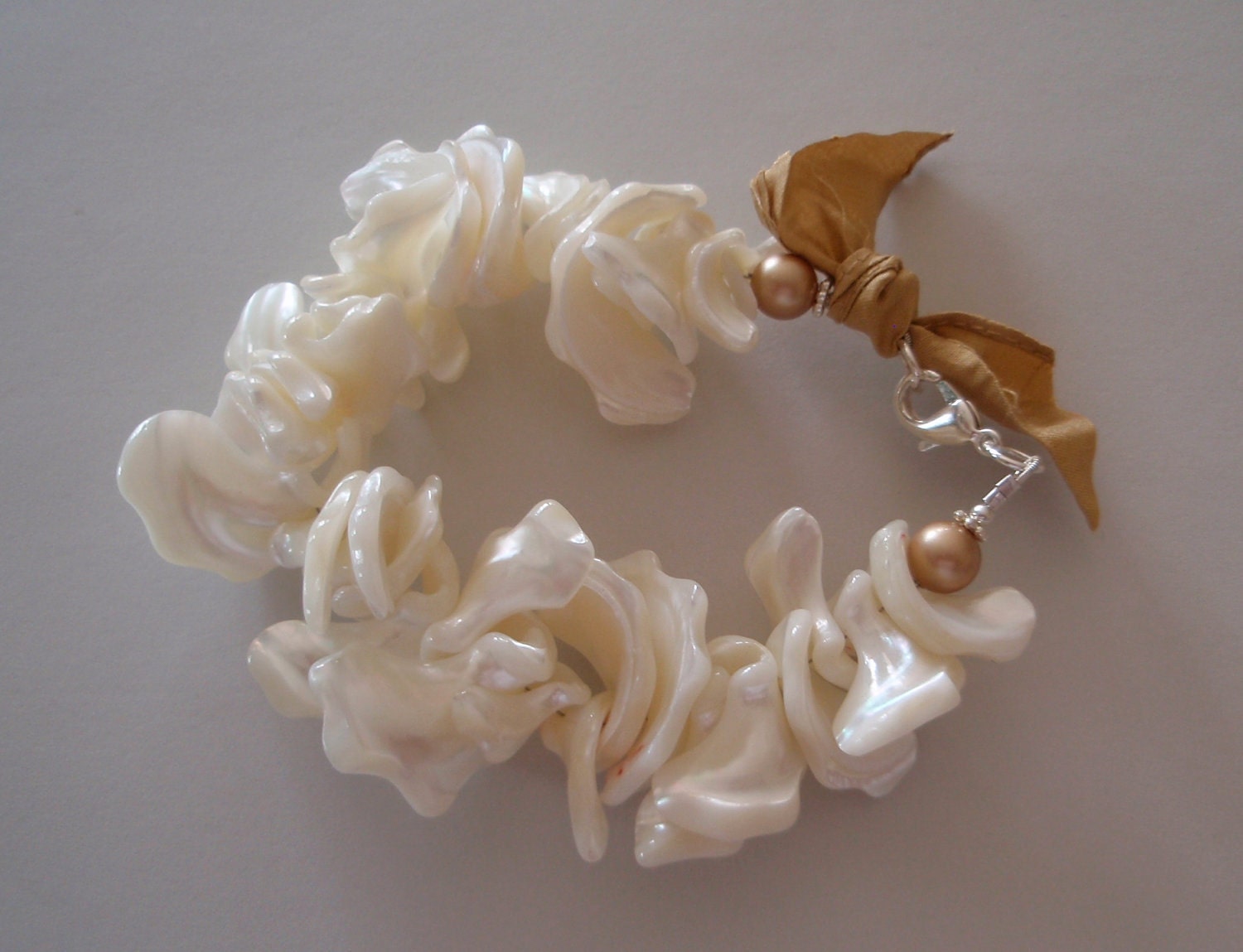 Shell Bracelet with Swarovski Pearls