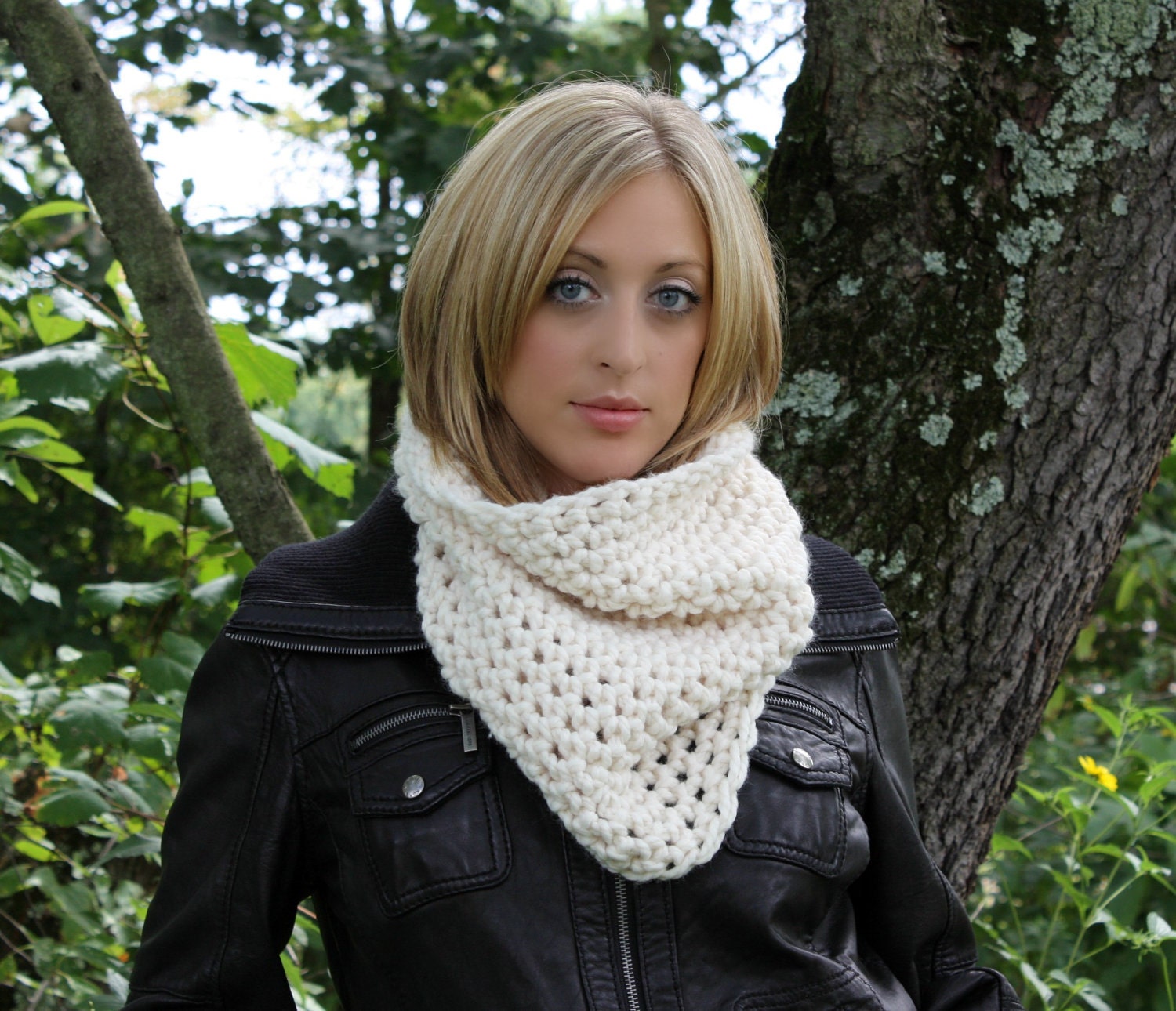 Smugglers Notch......Neck Warmer in Ivory Cream