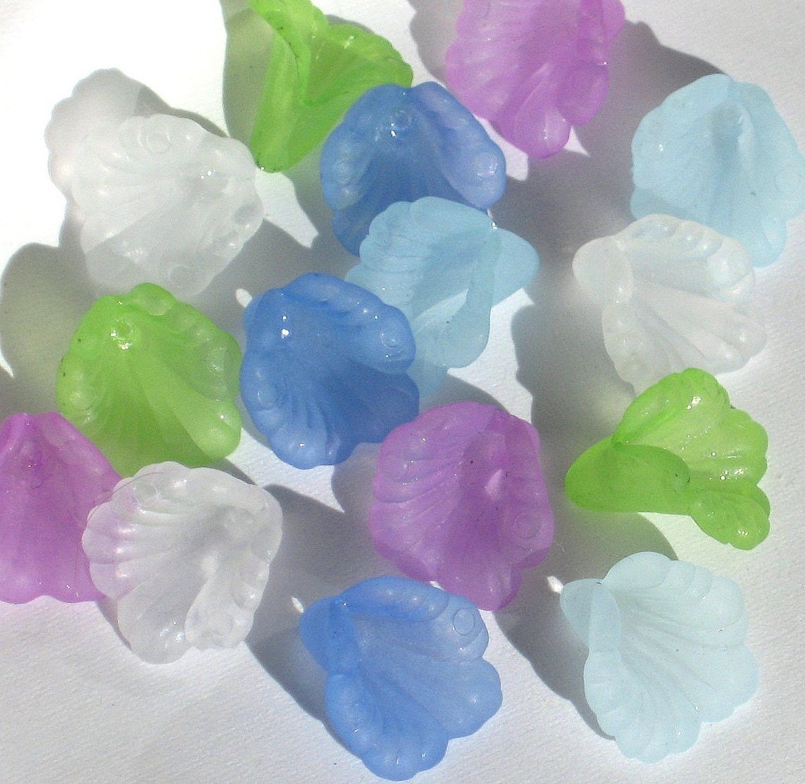 16mm Acrylic Calla Lily Flower Beads Seaside Mix