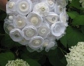 JILLIANNS 40 STRAND WHITE SATIN TULLE AND BUTTON BOUQUET