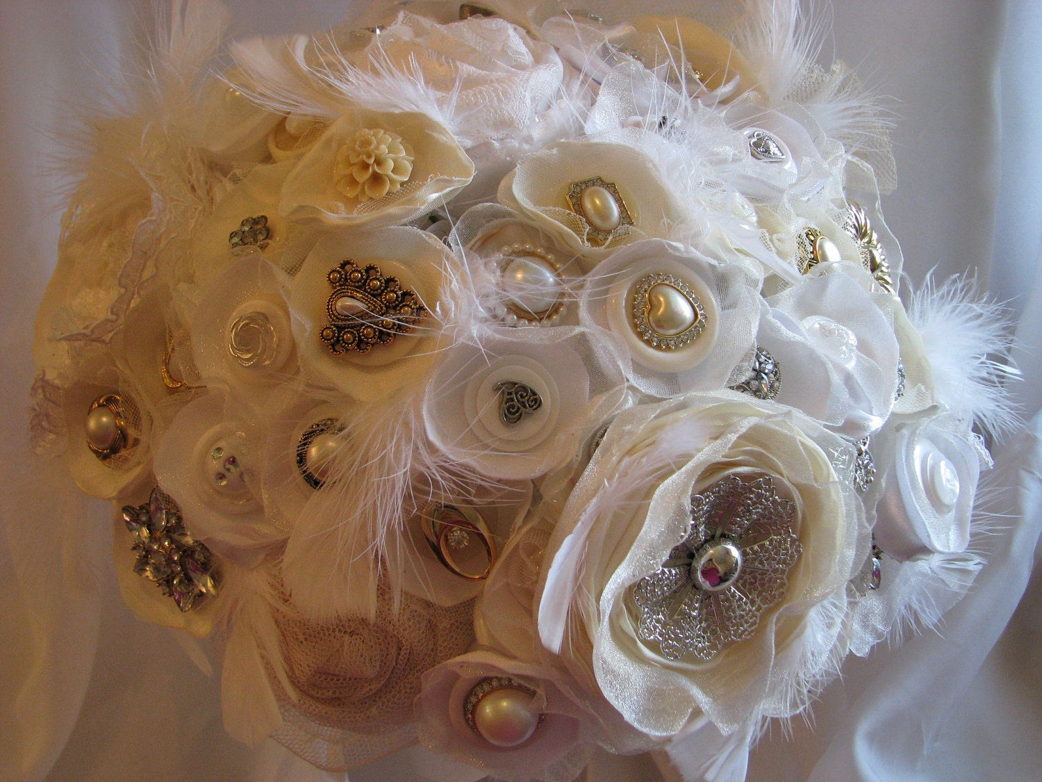 Meghan BRIDAL BUTTON Bouquet with rolled lace, buttons and feathers