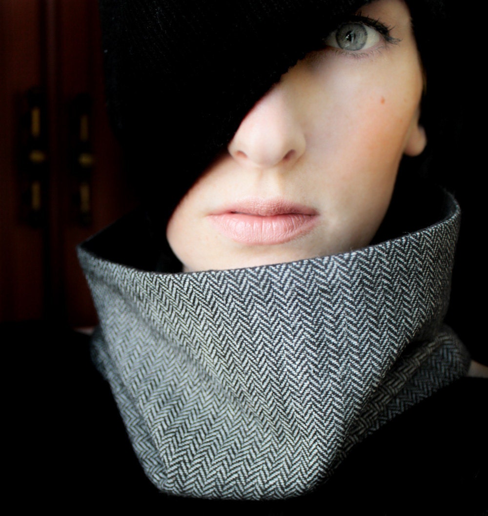 Scarf in Herringbone Tweed Cowl Neckwarmer