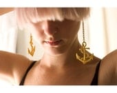 Mera anchor lace earrings in GOLD