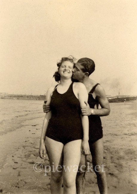 Coney Island Couple Circa 1930s 